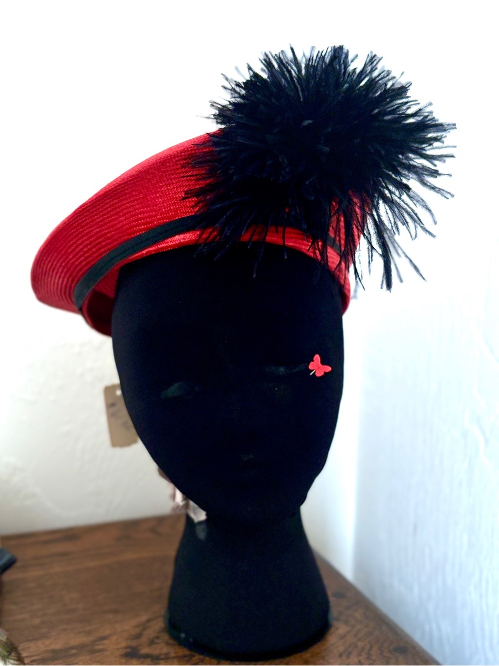 Vintage David M Red Women's Woven Beret Fascinator Black Ostrich Feather Plume